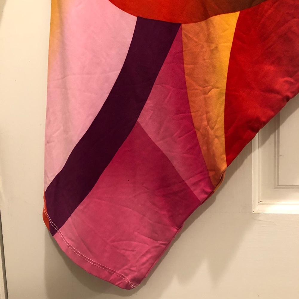 Freshine Abstract Tunic - Picture 3 of 11